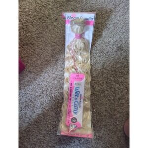 MAYDE Beauty's Wet & Curly Bloom Bundle 18 Inch.  Color 613